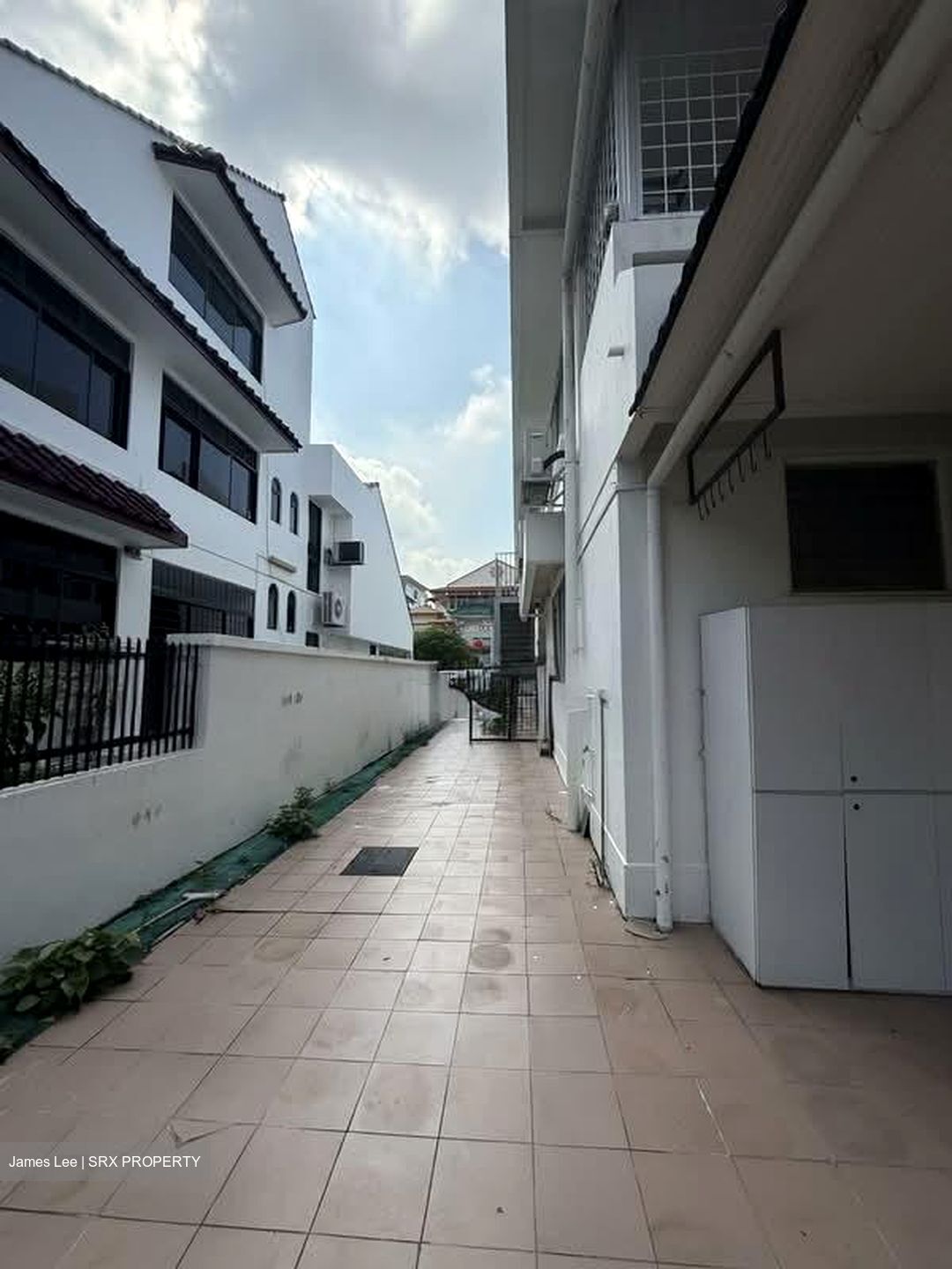 Lengkong Dua (D14), Semi-Detached #568792411